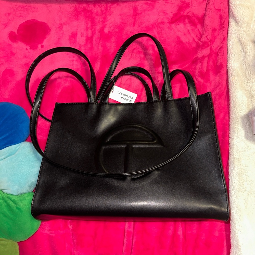 Black Telfar Medium Shopping Bag. Never Worn/ Used. Still has tags - Picture 2 of 5